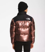 The North Face ropa NFHLJL687 roble oscuro metalizado niños chaqueta nuptse retro estampada 1996 - Image 3