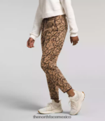The North Face ropa NFHLJL844 estampado de tinte gráfico de mantequilla de almendras mujer pantalones alpinos polartec 100 - Image 3